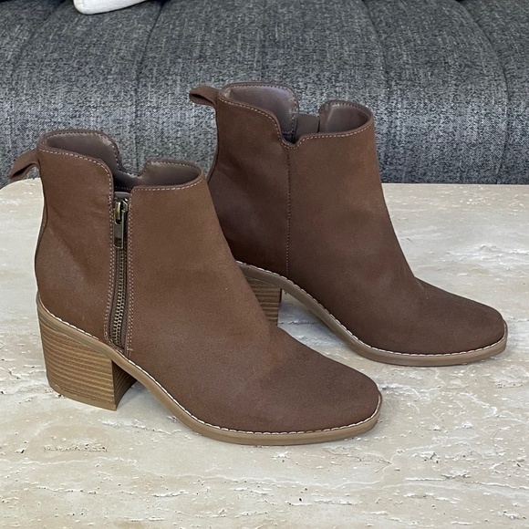 Universal Thread Ankle Boots - Picture 3 of 7